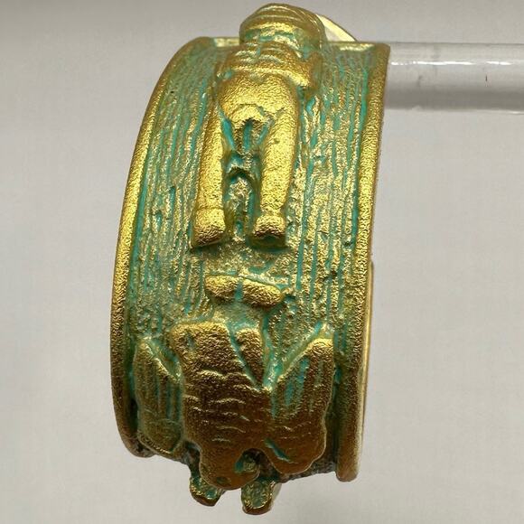 Vintage Green Verdis Gold Clip On Earrings Archeological Theme VTG - Picture 14 of 16